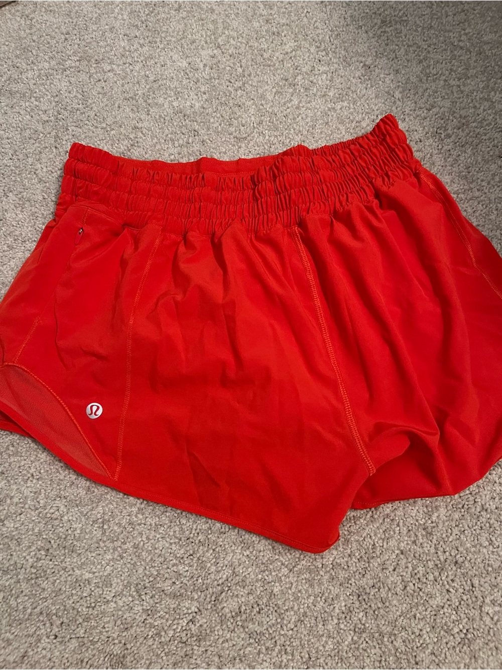 Lululemon Hotty Hot High Rise Short 2.5” Size 6